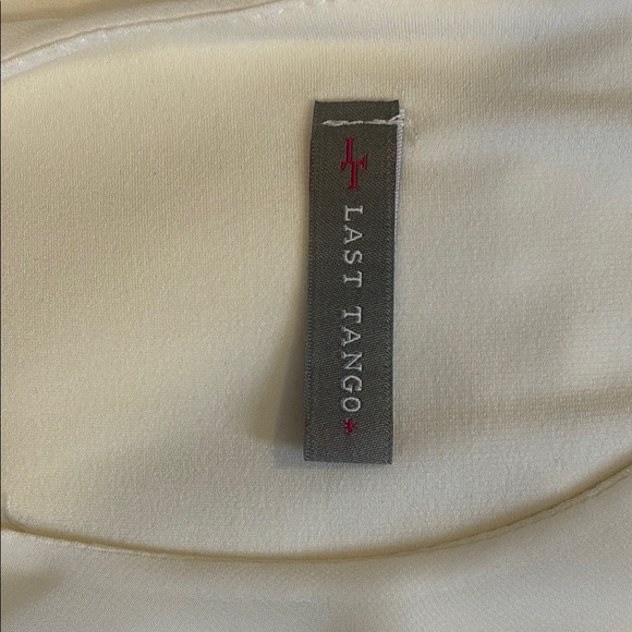 White Relaxed Ruffled Blouse - Picture 4 of 5